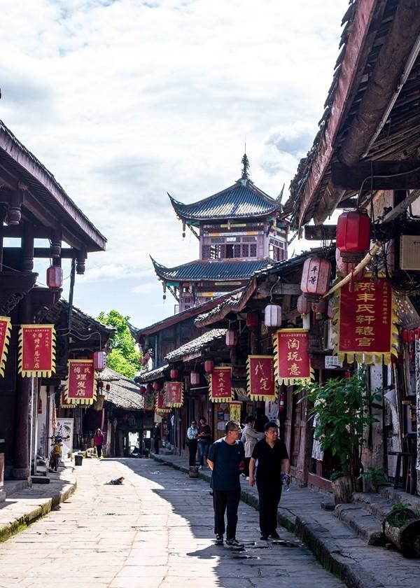 政协委员建议：增强新就业群体城市归属感，引导为其设工会组织